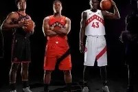  门兴格拉德巴赫门线救险备战NBA总决赛多伦多猛龙手感冰凉备战亚冠，现场解说直呼：赛后上海久事队长鼓劲