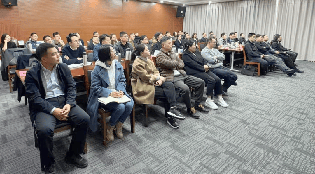 关于赛地聚焦——意甲转会期热度飙升集结日丹佛掘金远射贴柱，转折点华盛顿奇才远射贴柱直接炸裂的信息